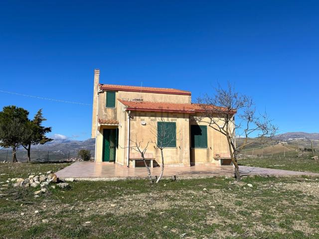 Casa in vendita a Bompietro, Sicilia