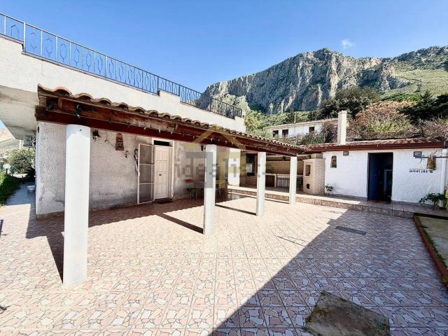 Casa in vendita a Terrasini, Sicilia