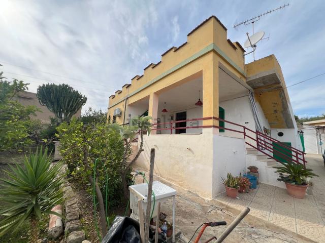 Casa in vendita a Palma Di Montechiaro, Sicilia