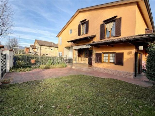 Casa in vendita a Zona Ovest, Brescia