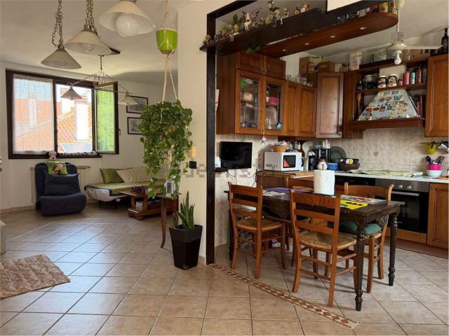 Casa in vendita a Vernate, Lombardia