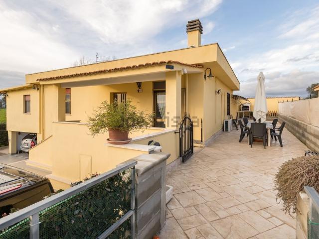 Casa in vendita a Le Salzare, Aprilia