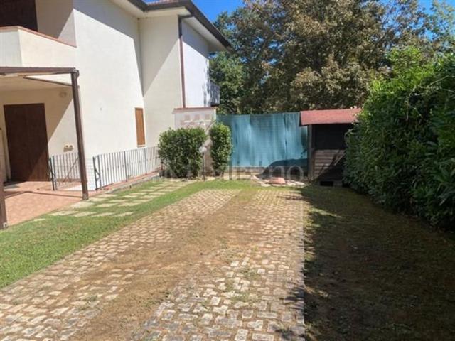 Casa in vendita a Sabaudia, Lazio