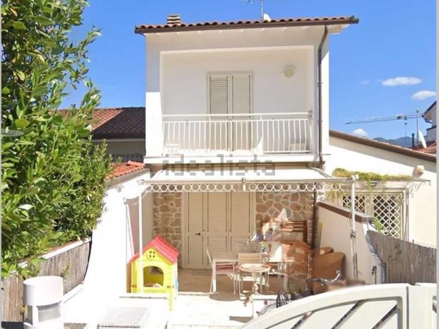 Casa in vendita a Roma Imperiale, Forte Dei Marmi