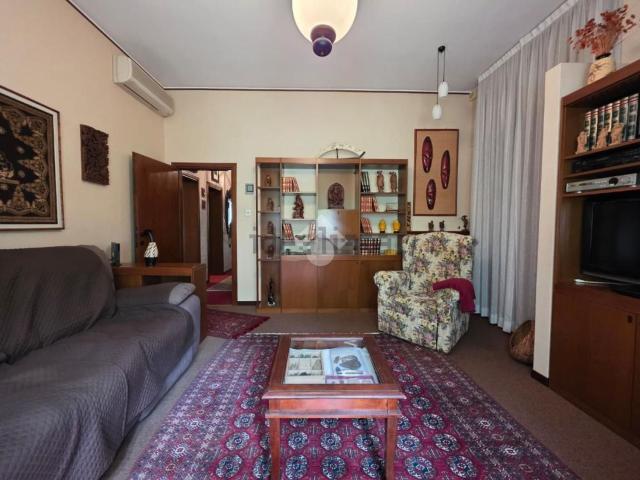 Casa in vendita a Ponte San Pietro, Lombardia