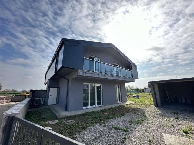 Casa in vendita a Piemonte, Novara