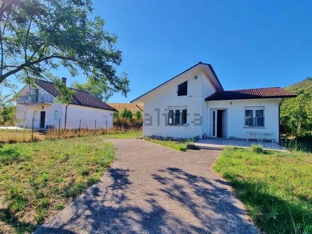 Casa in vendita a Vallesaccarda, Campania