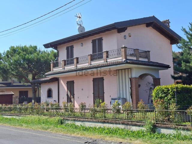 Casa in vendita a Broni, Lombardia