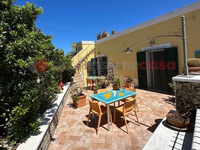 Casa in vendita a Ponza, Lazio
