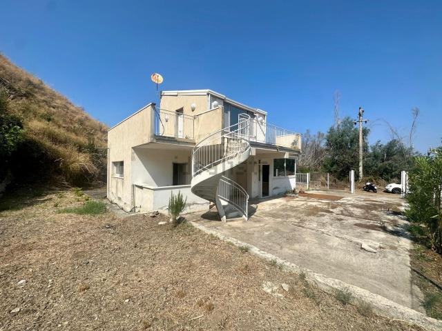 Casa in vendita a Oliveri, Sicilia