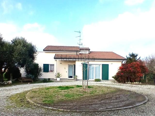 Casa in vendita a Ferrara, Reggio Emilia