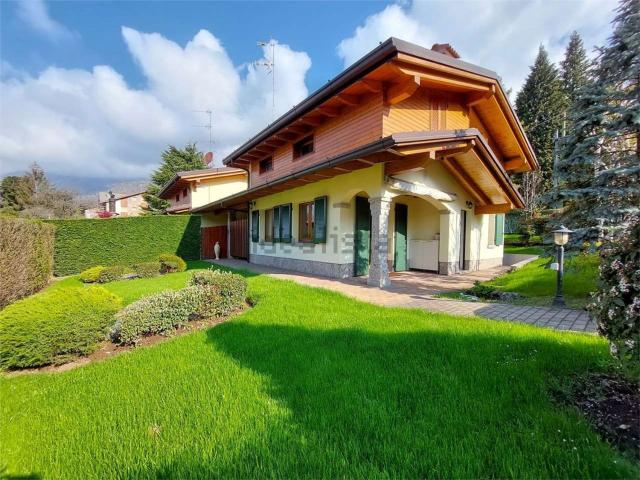 Casa in vendita a Dorga, Castione Della Presolana