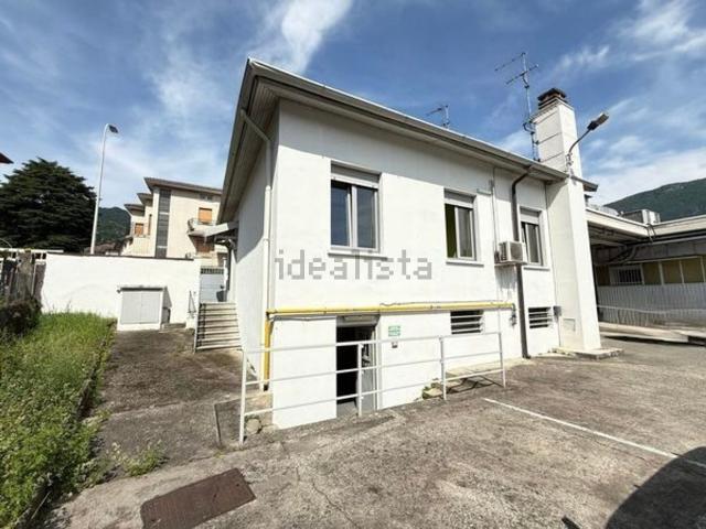 Casa in vendita a Acquate, Lecco