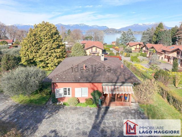 Casa in vendita a Ranco, Lombardia