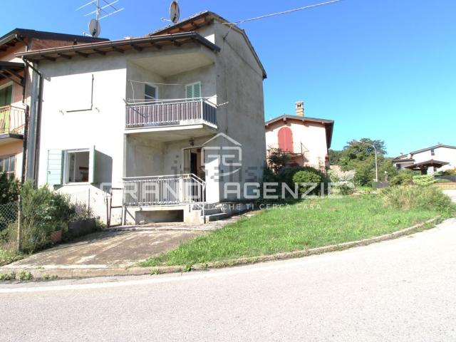 Casa in vendita a Vernasca, Reggio Emilia