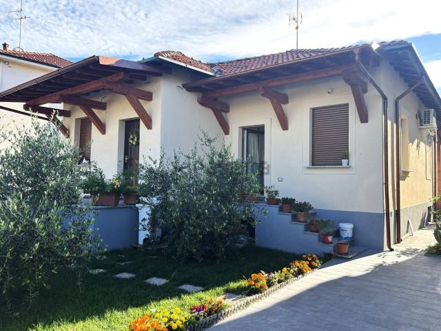 Casa in vendita a Magenta, Lombardia