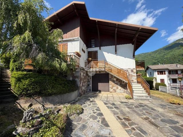 Casa in vendita a Carenno, Lecco