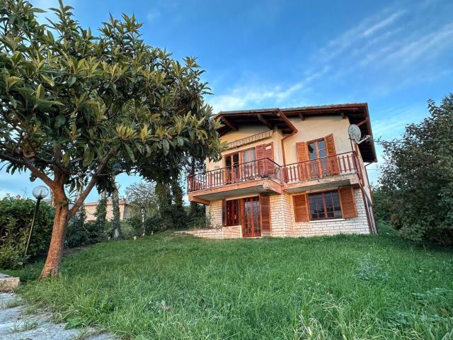 Casa in vendita a San Zeno Di Montagna, Veneto
