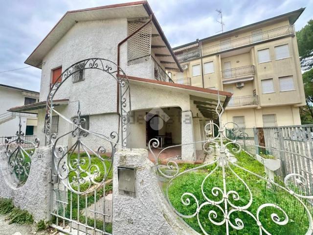 Casa in vendita a Punta Marina Terme, Ravenna