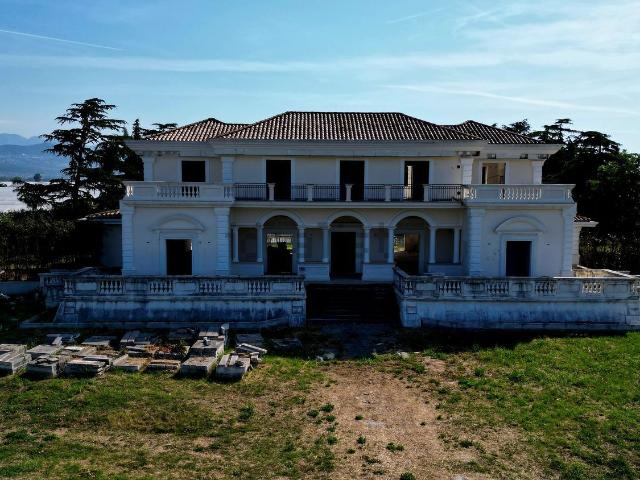 Casa in vendita a Pontecagnano Faiano, Salerno