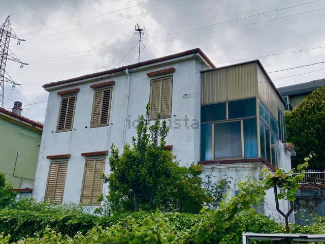 Casa in vendita a San Giovanni-Chiadino-Rozzol, Villa Opicina