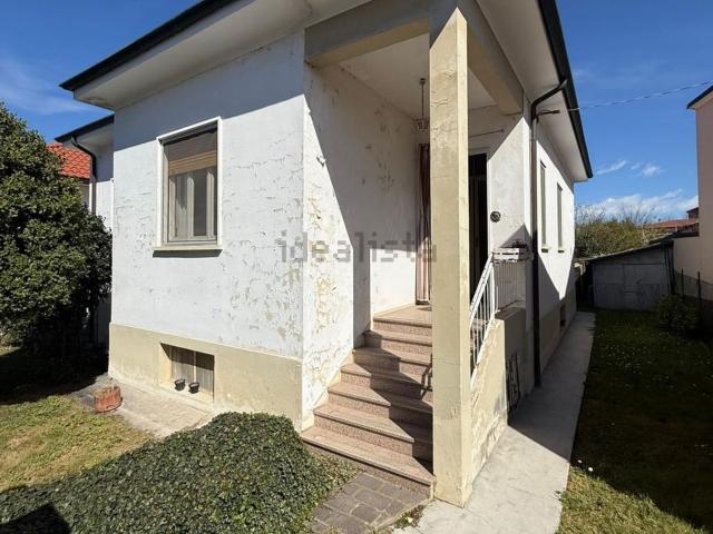 Casa in vendita a Sannazzaro De' Burgondi, Lombardia