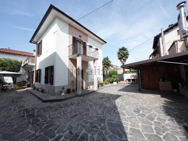 Casa in vendita a Albiate, Lombardia