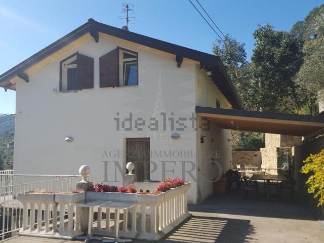 Casa in vendita a Dolceacqua, Liguria