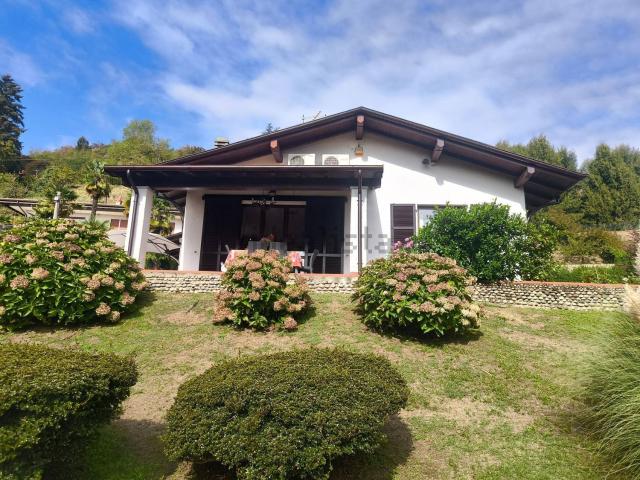 Casa in vendita a Arona, Novara