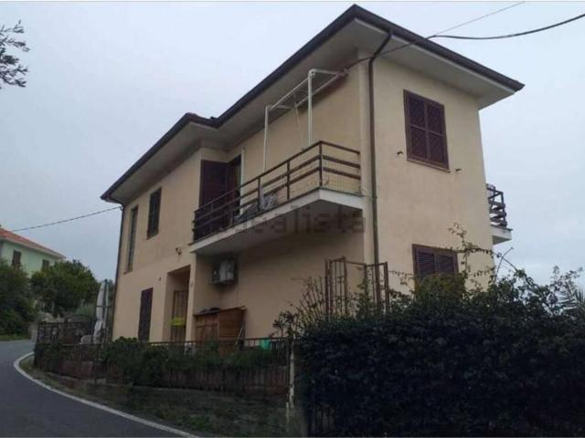 Casa in vendita a Moiano, Cipressa