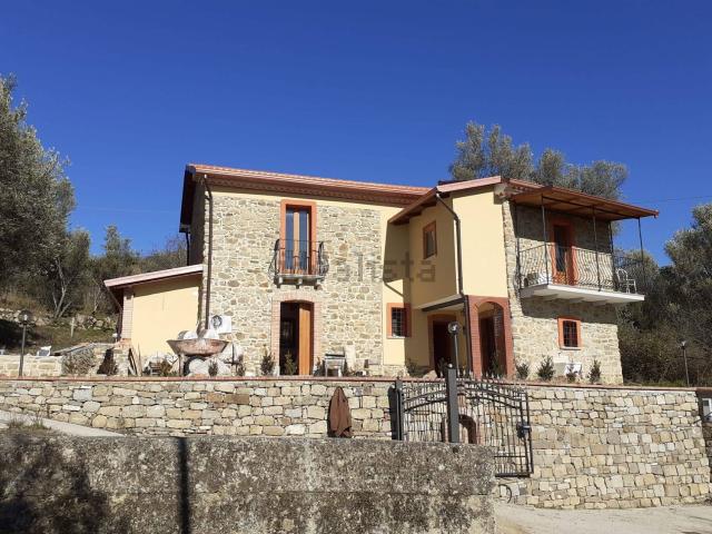 Casa in vendita a Moio Della Civitella, Campania