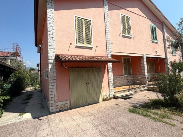 Casa in vendita a Zona Ovest, Brescia