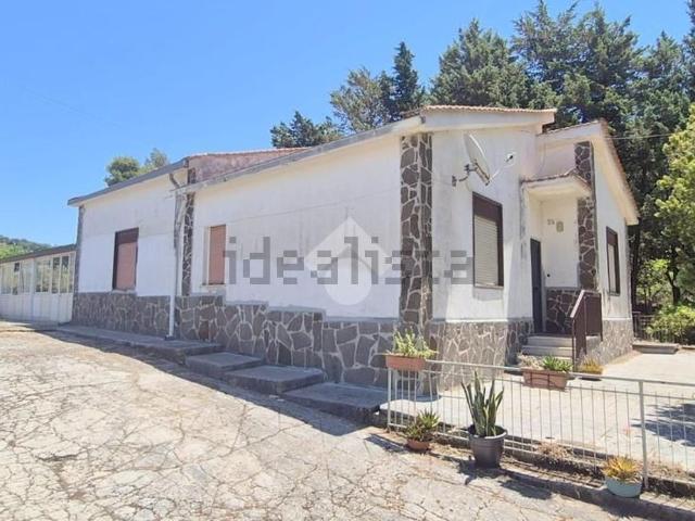 Casa in vendita a Piana Degli Albanesi, Sicilia