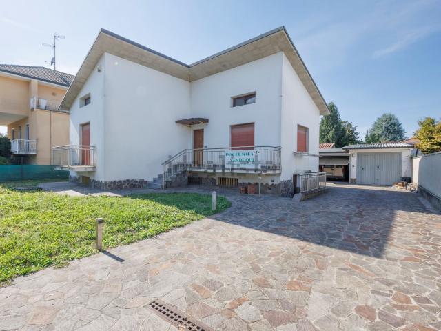 Casa in vendita a Cornate D'adda, Lombardia