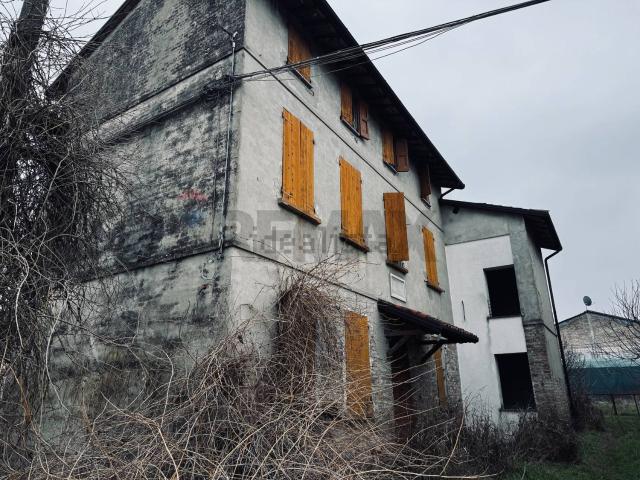 Casa in vendita a Bassa Reggiana, Re