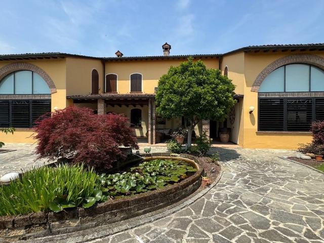 Casa in vendita a Melegnano, Lombardia