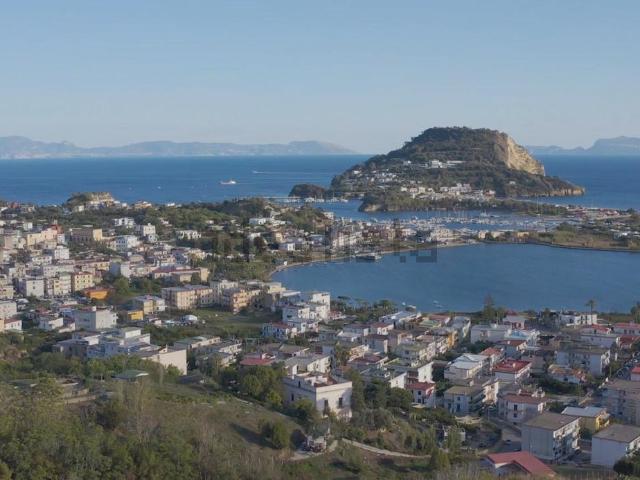 Casa in vendita a Bacoli, Campania