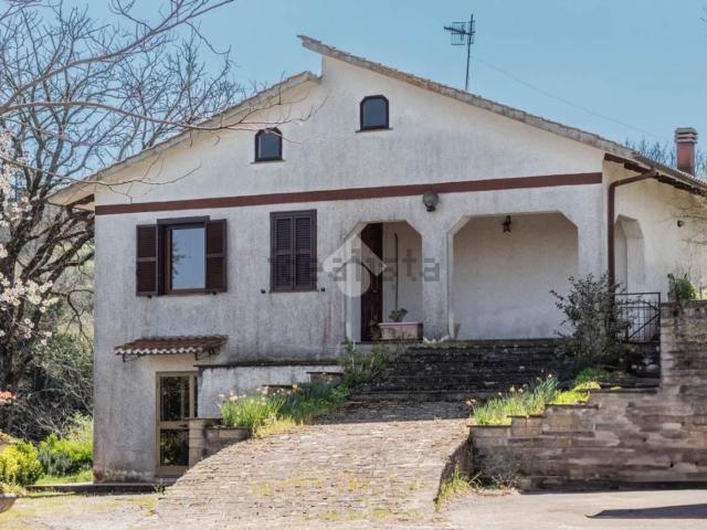 Casa in vendita a Bassano Romano, Lazio