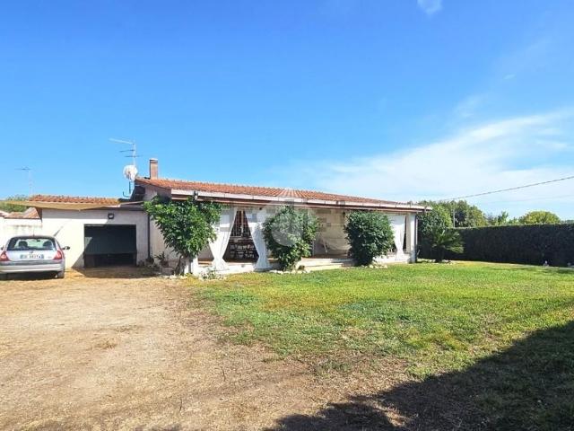 Casa in vendita a Latina, Lazio