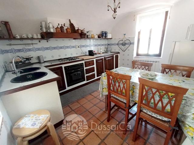 Casa in vendita a Dolceacqua, Liguria