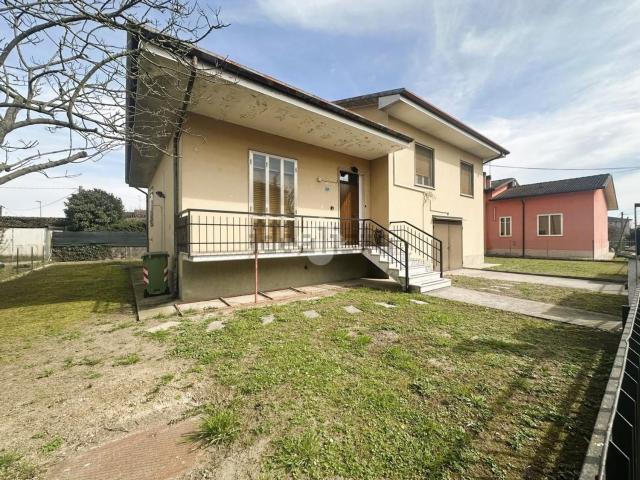 Casa in vendita a Borgo Virgilio, Cerese