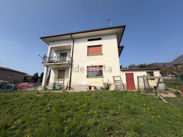 Casa in vendita a Cenate Sopra, Lombardia