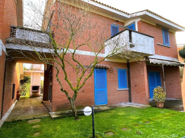 Casa in vendita a Marina di Tor San Lorenzo, Roma Capitale
