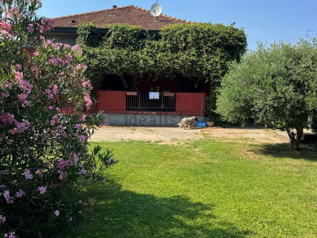 Casa in vendita a Vertemate Con Minoprio, Lombardia