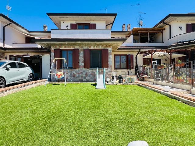 Casa in vendita a Miradolo Terme, Pavia