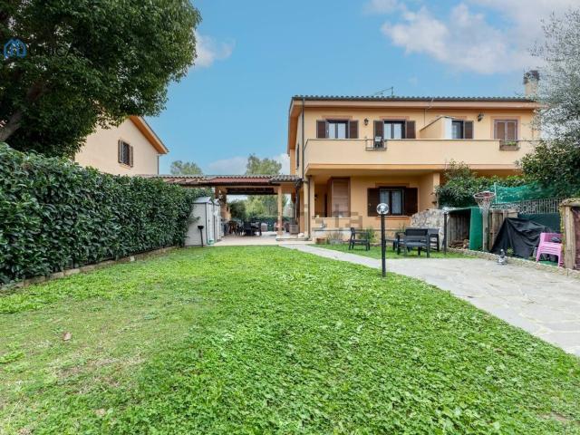 Casa in vendita a Poggio dell'Asino, Roma Capitale