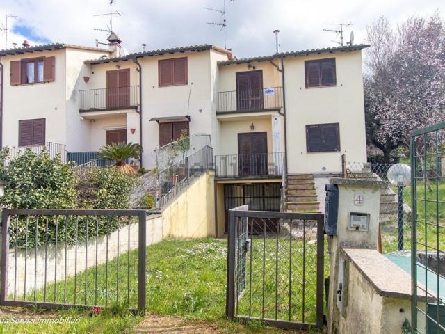 Casa in vendita a Guardea, Umbria