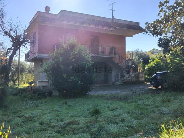 Casa in vendita a Priverno, Lazio