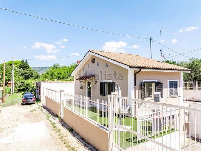 Casa in vendita a Colle delle Monache, Roma Capitale