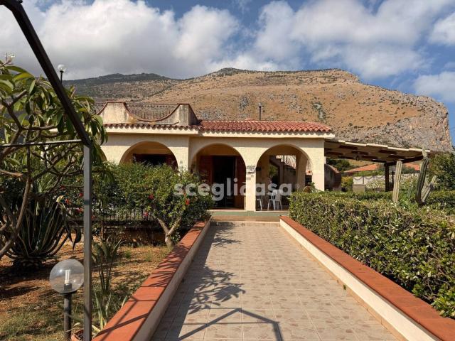 Casa in vendita a Piraineto, Carini
